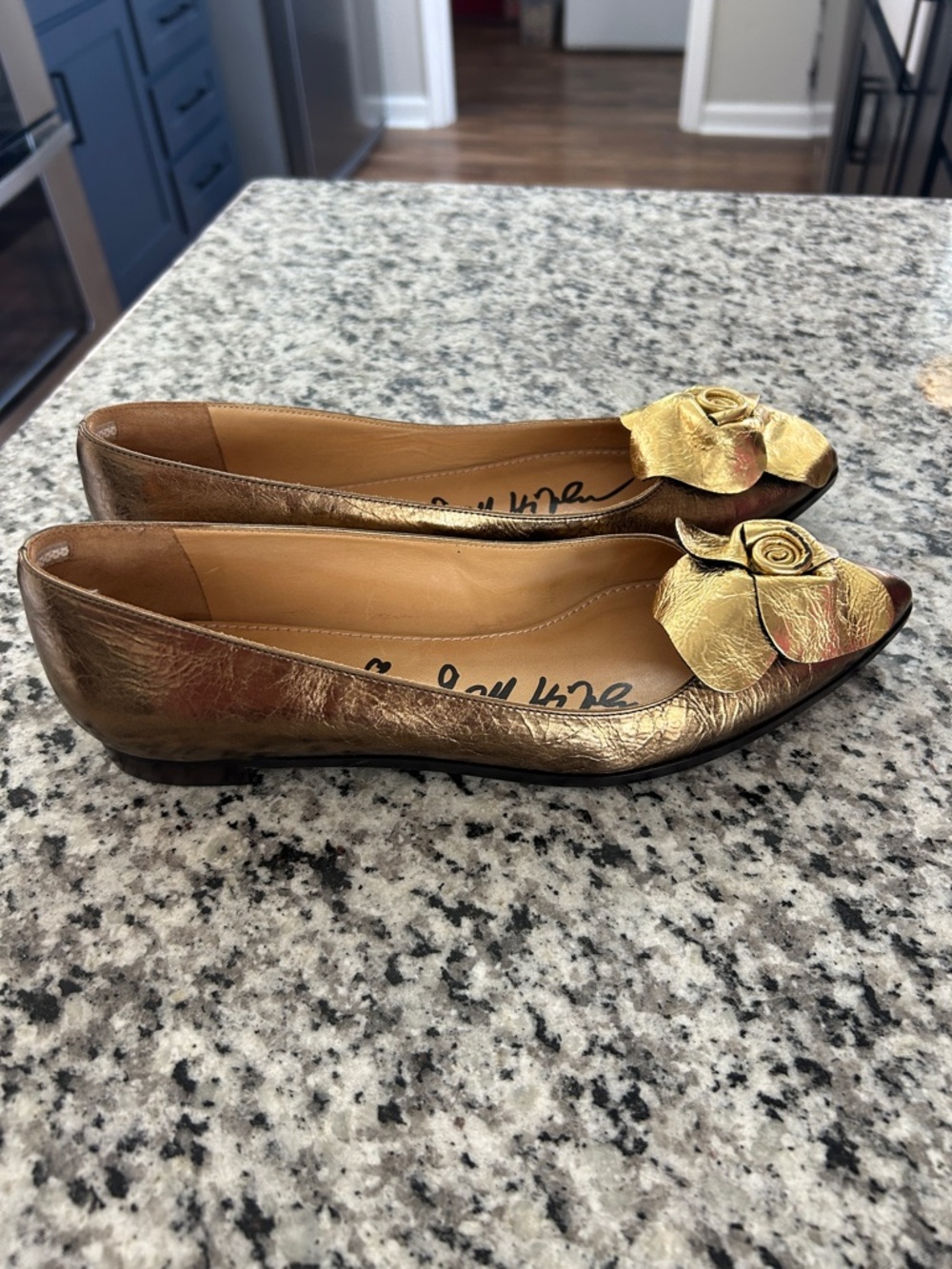 Lanvin Paris Gold Metallic Leather Rose Flats Size 38 NEW (No Box)